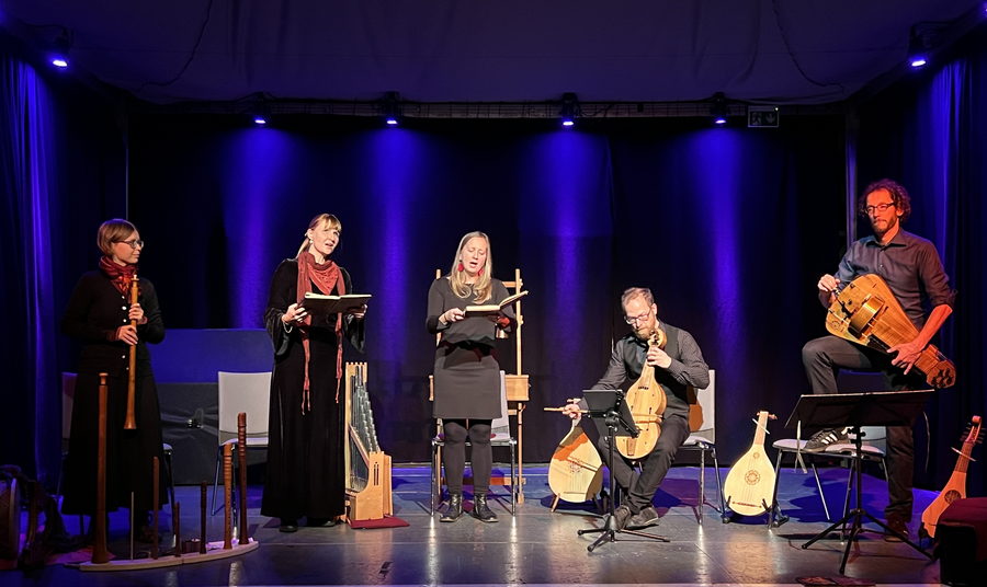 Das Leipziger Mittelalter-Ensemble Nimmersêlich begeisterte auf Einladung des Dombau-Vereins Minden beim Adventskonzert im Kulturzentrum BÜZ. Foto: DVM